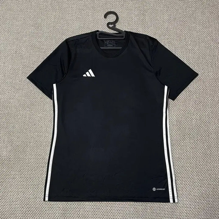 [BUNJANG] Adidas Functional Half-Sleeve T-Shirt Size L (100) / L 아디다스 기능성 반팔티 B.8257