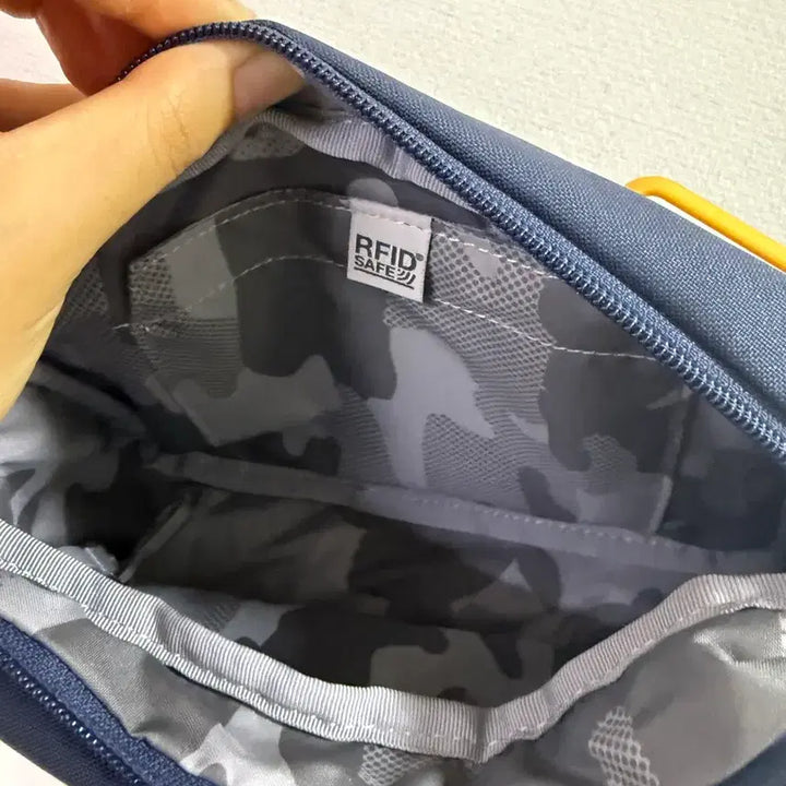 [BUNJANG] Pacsafe Anti-Theft Crossbody Bag Navy / 팩세이프 도난방지 크로스백 네이비