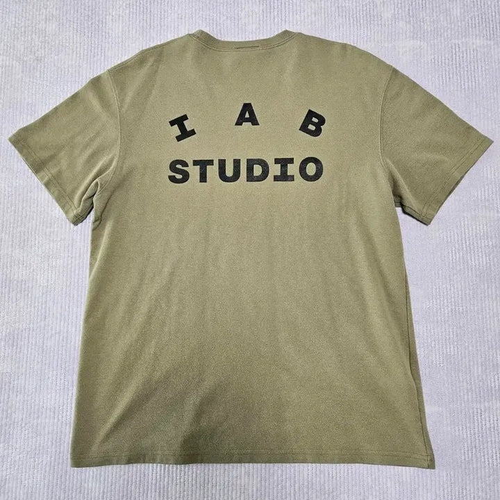 [BUNJANG] IAB Studio Olive Short Sleeve T-Shirt / IAB 스튜디오 반팔 티셔츠 올리브