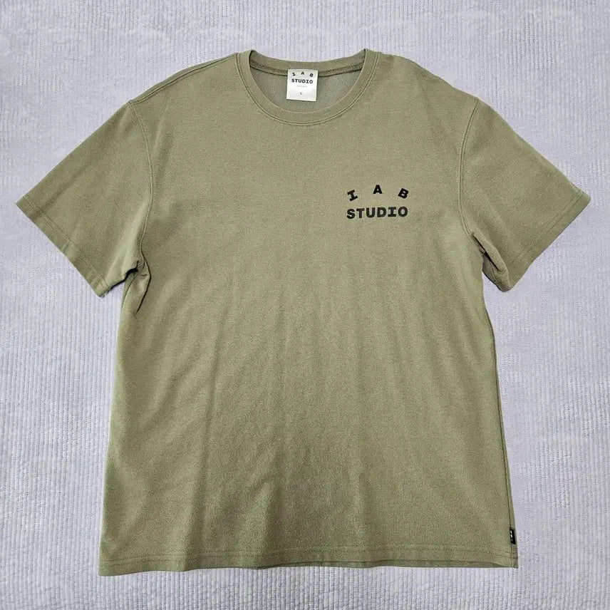 [BUNJANG] IAB Studio Olive Short Sleeve T-Shirt / IAB 스튜디오 반팔 티셔츠 올리브