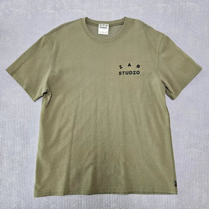 [BUNJANG] IAB Studio Olive Short Sleeve T-Shirt / IAB 스튜디오 반팔 티셔츠 올리브
