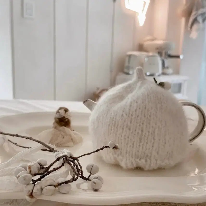 [BUNJANG] Vintage Teapot with Knitted Cover / 빈티지 티팟+뜨개커버