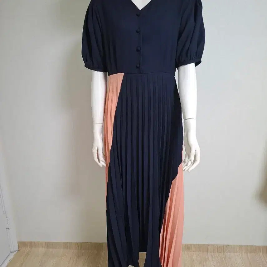 [BUNJANG] Navy Coral Color Block Pleated Long Dress / 네이비 코랄 배색 플리츠 원피스