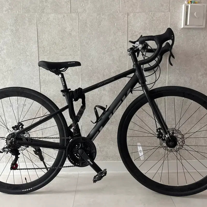 [BUNJANG] Entry-Level Road Bike with Disc Brakes / 입문용 클릭 로드 자전거