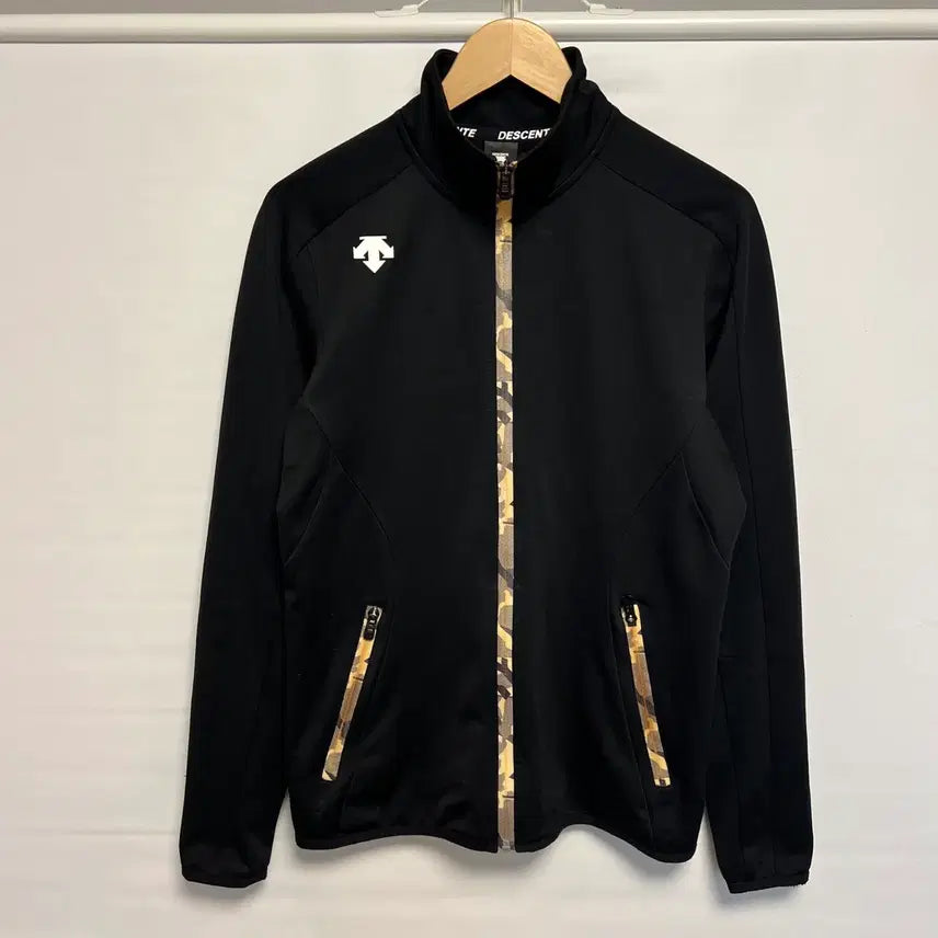 [BUNJANG] Descente Training Black Camo Military Zip-Up Jacket Jersey (Size 100) / [정품/100] 데상트 트레이닝 블랙 카모 밀리터리 집업 자켓 져지