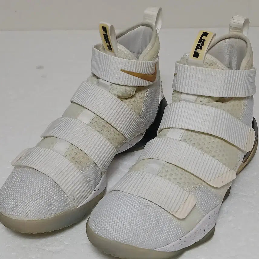 [BUNJANG] Nike LeBron Zoom Soldier 11 Basketball Shoes / (290) 나이키 르브론 줌솔져11 농구화