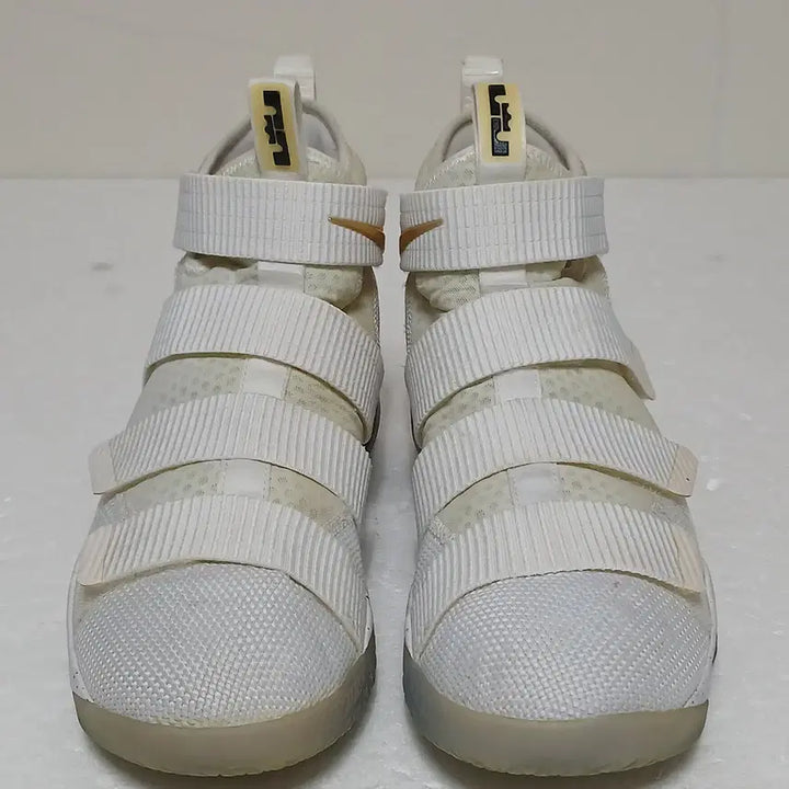[BUNJANG] Nike LeBron Zoom Soldier 11 Basketball Shoes / (290) 나이키 르브론 줌솔져11 농구화