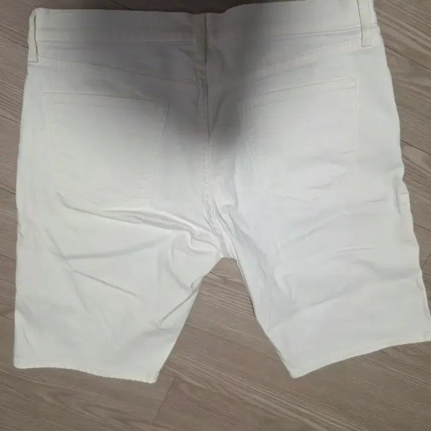 [BUNJANG] Uniqlo White Denim Shorts / 유니클로 화이트 데님 반바지