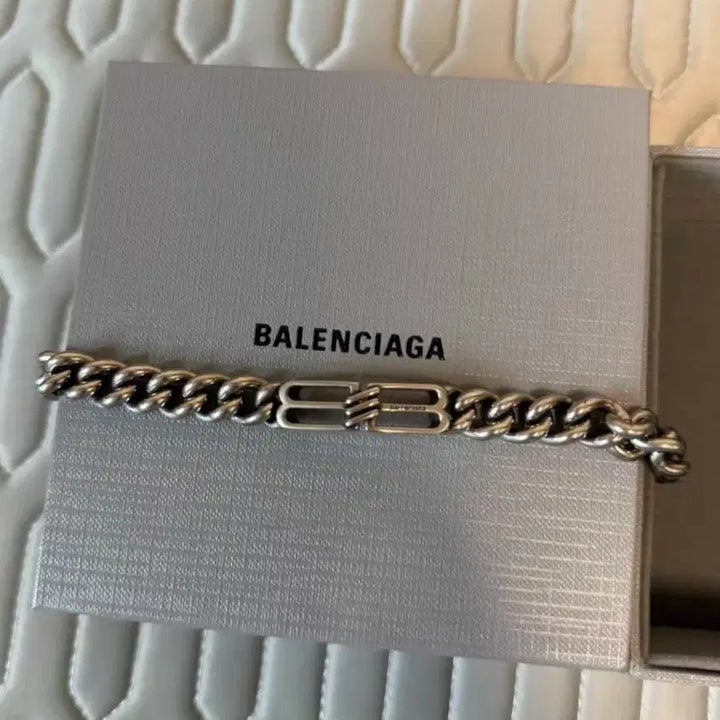 [BUNJANG] Balenciaga BB Icon Logo Chain Bracelet Silver / 발렌시아가 BB icon Logo 체인 팔찌