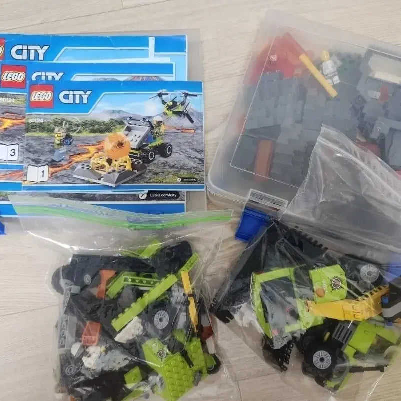 [BUNJANG] LEGO City 60124 Volcano Research Base / 레고 시티 60124 화산 탐사 기지