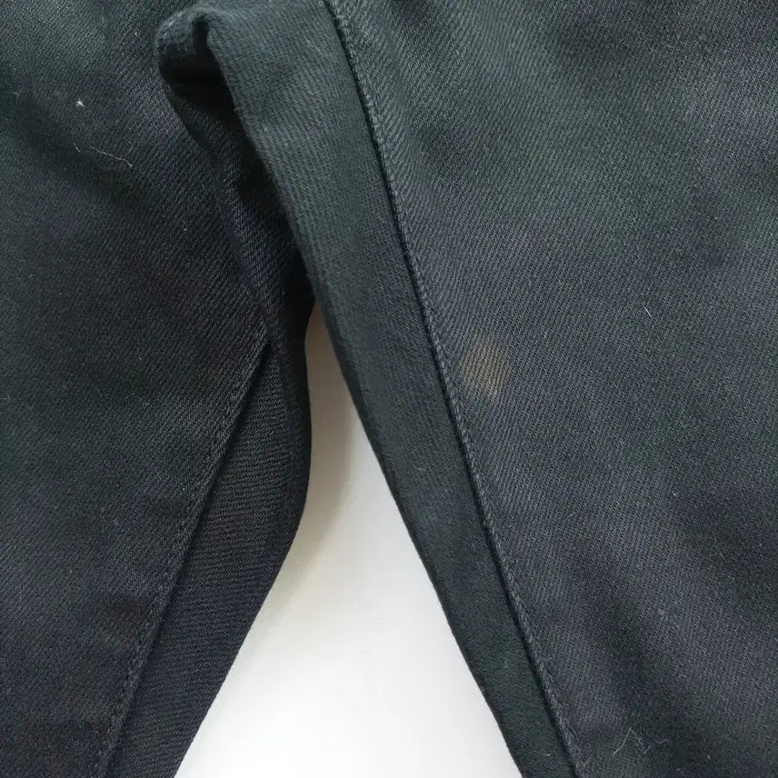 [BUNJANG] Uniqlo Black Denim Straight Fit Casual Pants Size 36 / 유니클로 청바지 사이즈36 흑청 캐주얼 일자 남자 데님팬츠 B0970