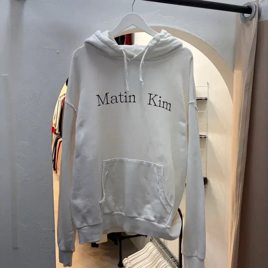 [BUNJANG] Matinkim White Big Logo Hoodie / 마뗑킴 화이트 빅로고 후드티