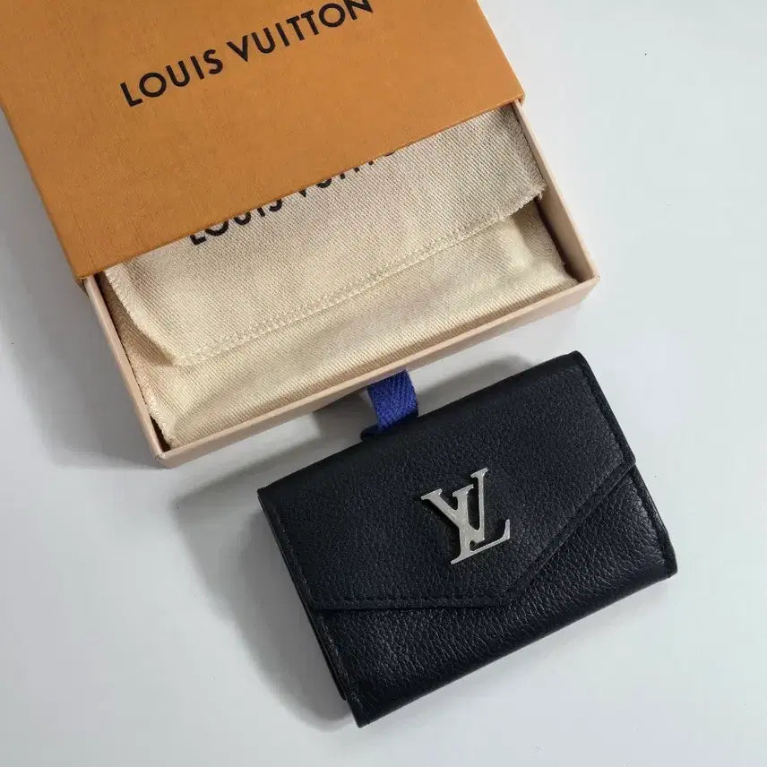 [BUNJANG] Louis Vuitton Lockme Bi-Fold Wallet Black / 루이비통 락미 반지갑 락미 카드지갑 블랙