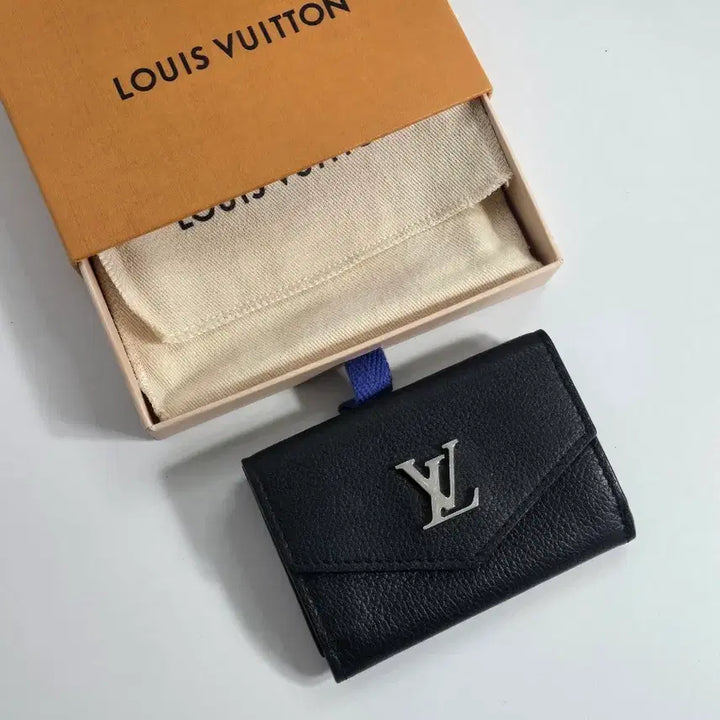 [BUNJANG] Louis Vuitton Lockme Bi-Fold Wallet Black / 루이비통 락미 반지갑 락미 카드지갑 블랙