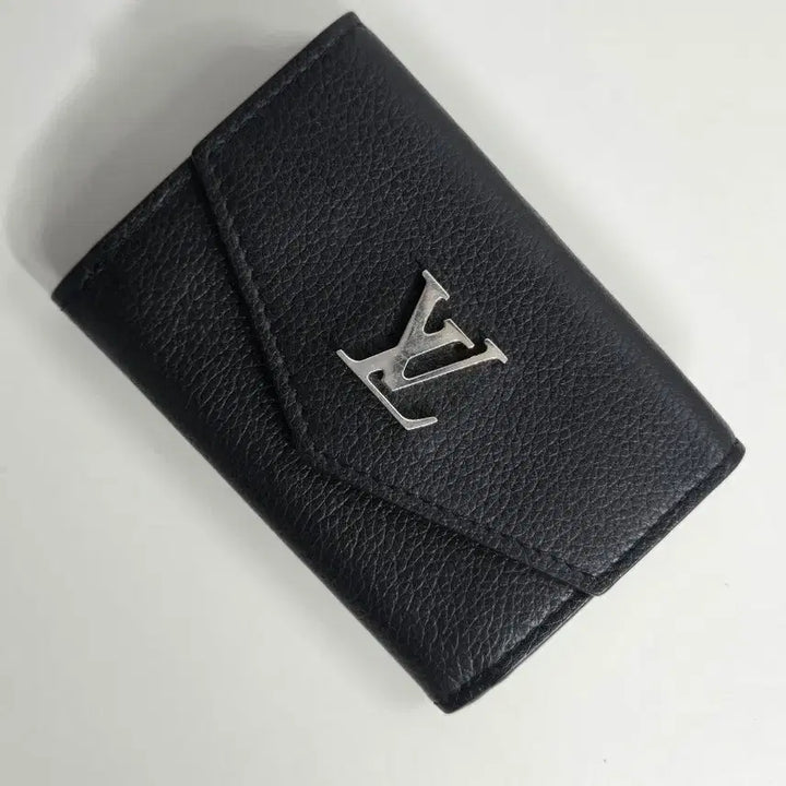 [BUNJANG] Louis Vuitton Lockme Bi-Fold Wallet Black / 루이비통 락미 반지갑 락미 카드지갑 블랙