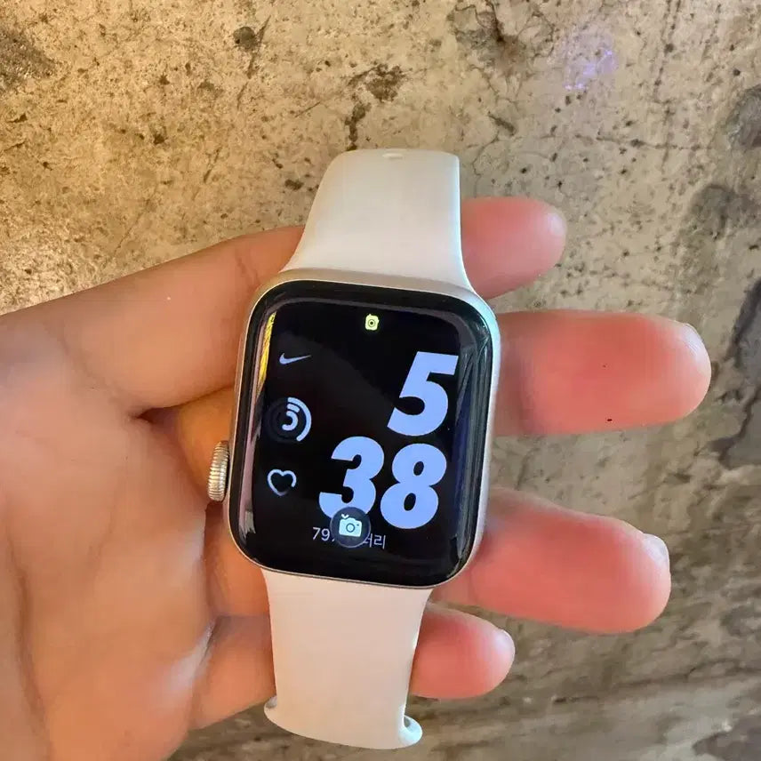 [BUNJANG] Apple Watch SE 3 Starlight 40mm / 애플워치 SE 3 스타라이트