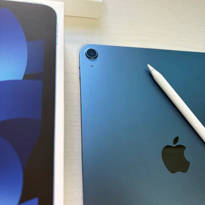 [BUNJANG] Apple iPad Air 5th Gen 64GB Blue + Apple Pencil 2nd Gen / 애플 아이패드 에어 5세대 64G 블루 + 애플펜슬 2세대