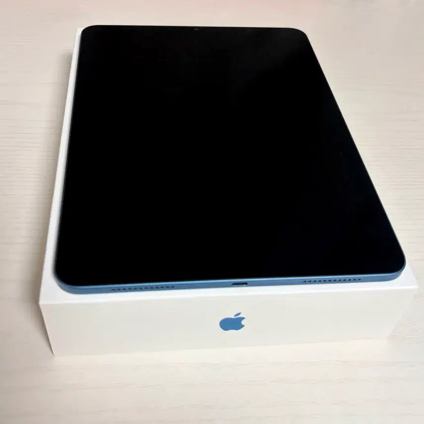 [BUNJANG] Apple iPad Air 5th Gen 64GB Blue + Apple Pencil 2nd Gen / 애플 아이패드 에어 5세대 64G 블루 + 애플펜슬 2세대