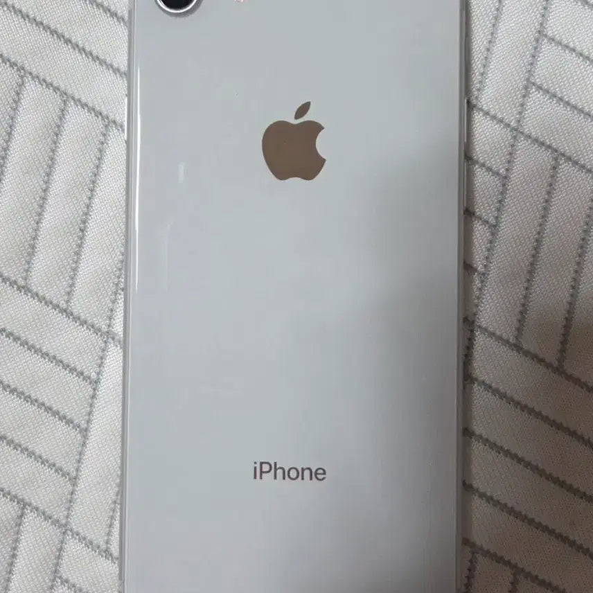 [BUNJANG] iPhone 8 64GB Silver (Battery Health 86%) / 아이폰8 실버 64기가 베터리효율86