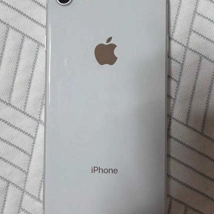 [BUNJANG] iPhone 8 64GB Silver (Battery Health 86%) / 아이폰8 실버 64기가 베터리효율86