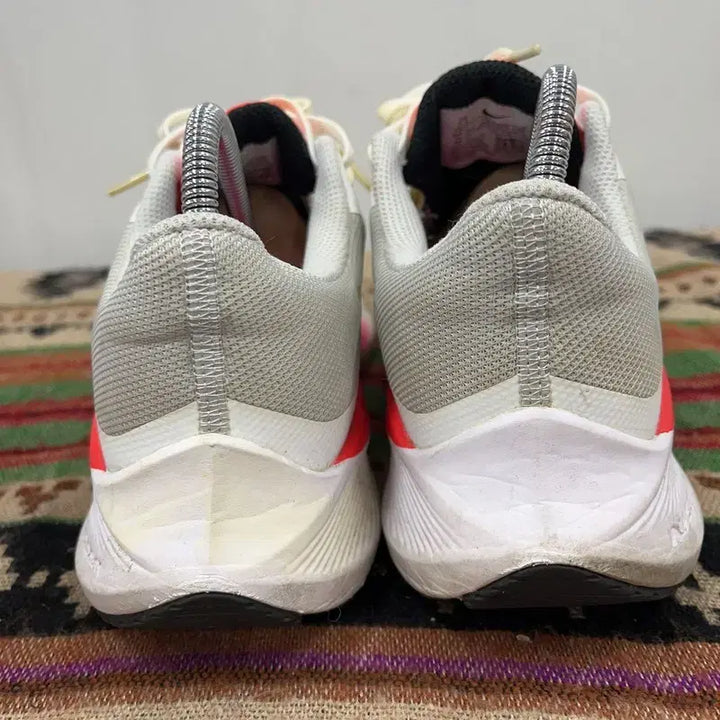 [BUNJANG] Nike Zoom Winflo 8 Running Shoes (Size 245) / 나이키 줌 윈플로 8 런닝화 운동화 245 X01679