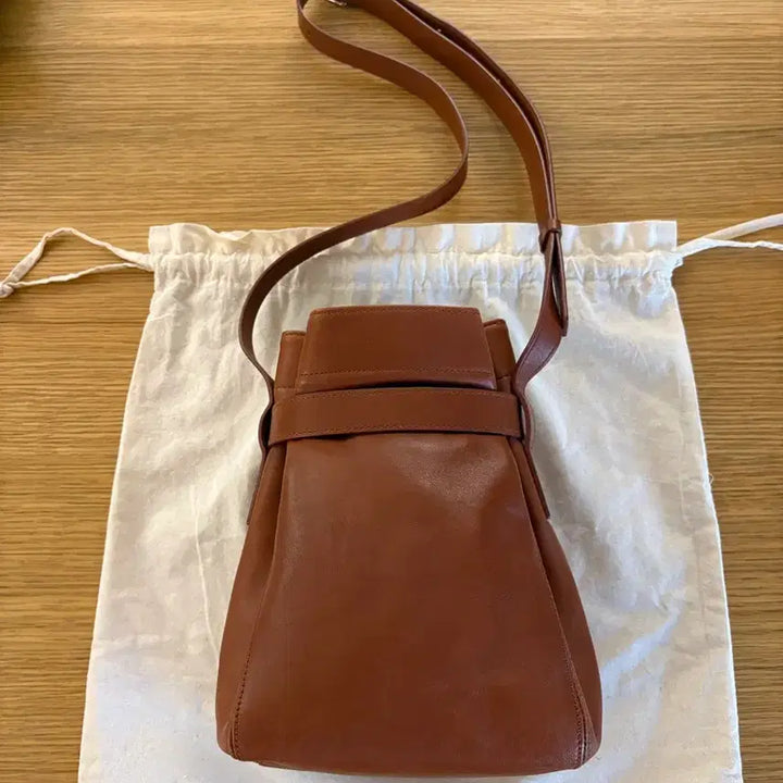 [SOLD OUT] 미닛뮤트 포트백 비어브라운