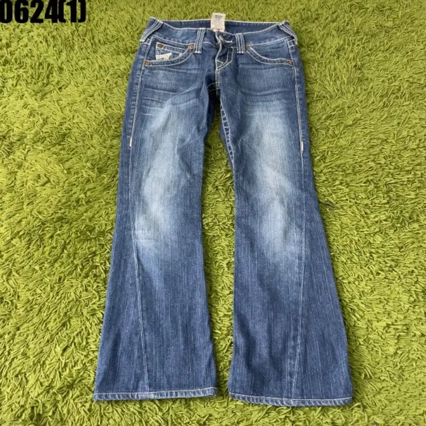 [SOLD OUT] 트루릴리젼 부츠컷 청바지 26