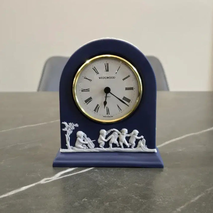 [SOLD OUT] 영국 웨지우드(WEDGWOOD) 다크 블루 재스퍼웨어 탁상시계