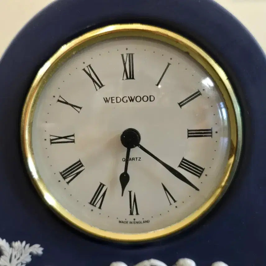 [SOLD OUT] 영국 웨지우드(WEDGWOOD) 다크 블루 재스퍼웨어 탁상시계