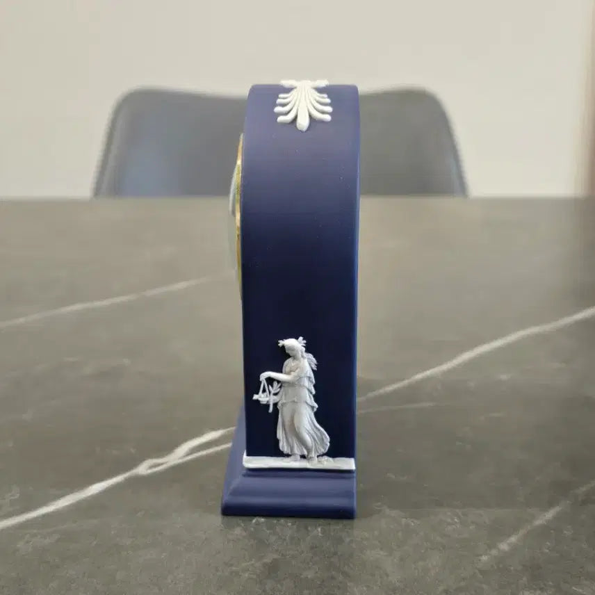 [SOLD OUT] 영국 웨지우드(WEDGWOOD) 다크 블루 재스퍼웨어 탁상시계