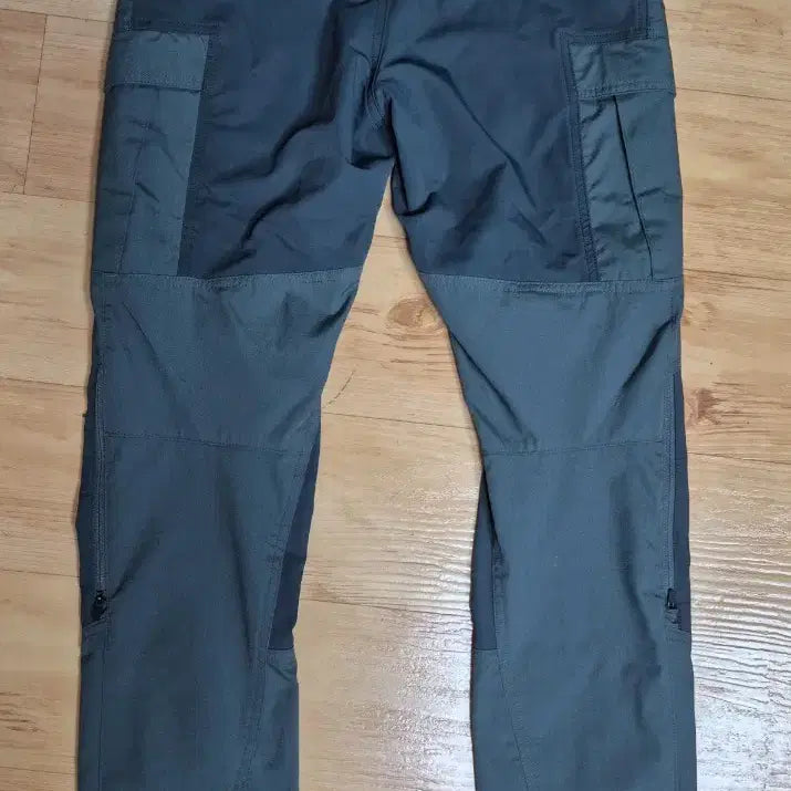 [SOLD OUT] 룬닥스 카키색 카고 팬츠