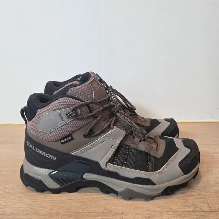 [SOLD OUT] 살로몬 등산화 280mm ( X울트라  MID GTX )
