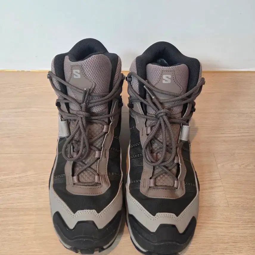 [SOLD OUT] 살로몬 등산화 280mm ( X울트라  MID GTX )