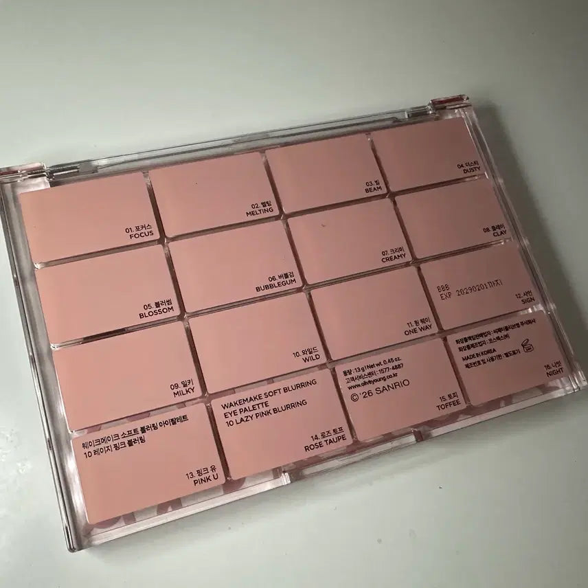 [SOLD OUT] 웨이크메이크 헬로키티 키티 레이지 핑크 블러링 소프트 블러링 아이 팔레트
