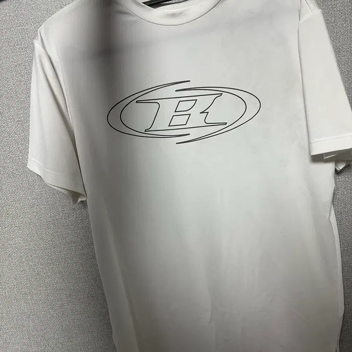 [SOLD OUT] 본투윈 퀵드라이 머슬핏 1사이즈