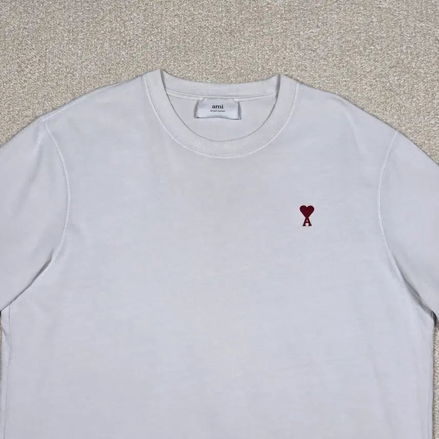 [SOLD OUT] [아미] 스몰 하트 로고 반팔 티셔츠 | S00483