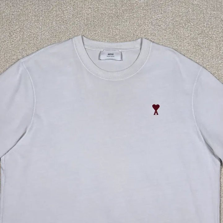 [SOLD OUT] [아미] 스몰 하트 로고 반팔 티셔츠 | S00483