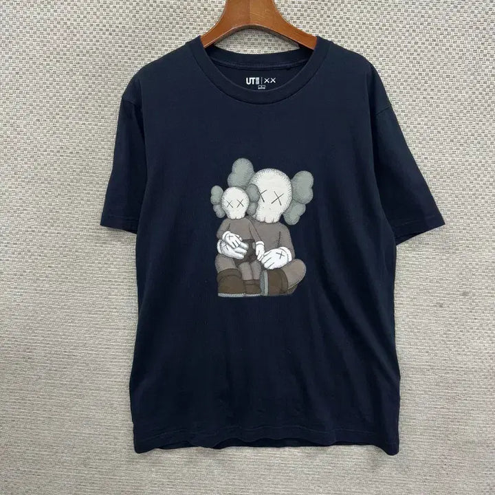 [SOLD OUT] 유니클로 카우스 반팔티 L D06513