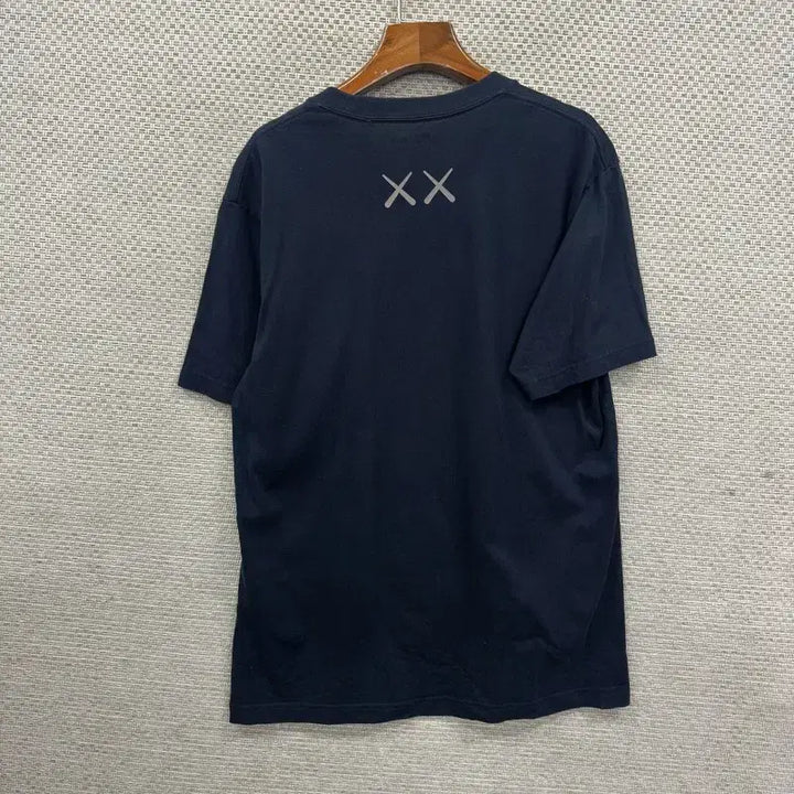 [SOLD OUT] 유니클로 카우스 반팔티 L D06513