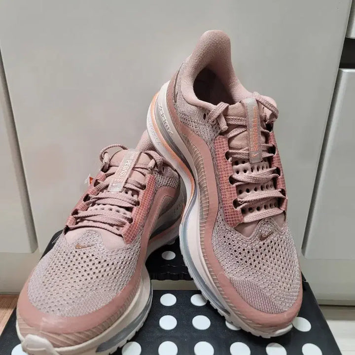 [SOLD OUT] 나이키 255 에어 줌 페가수스 프리미엄 로즈골드 여성 운동화