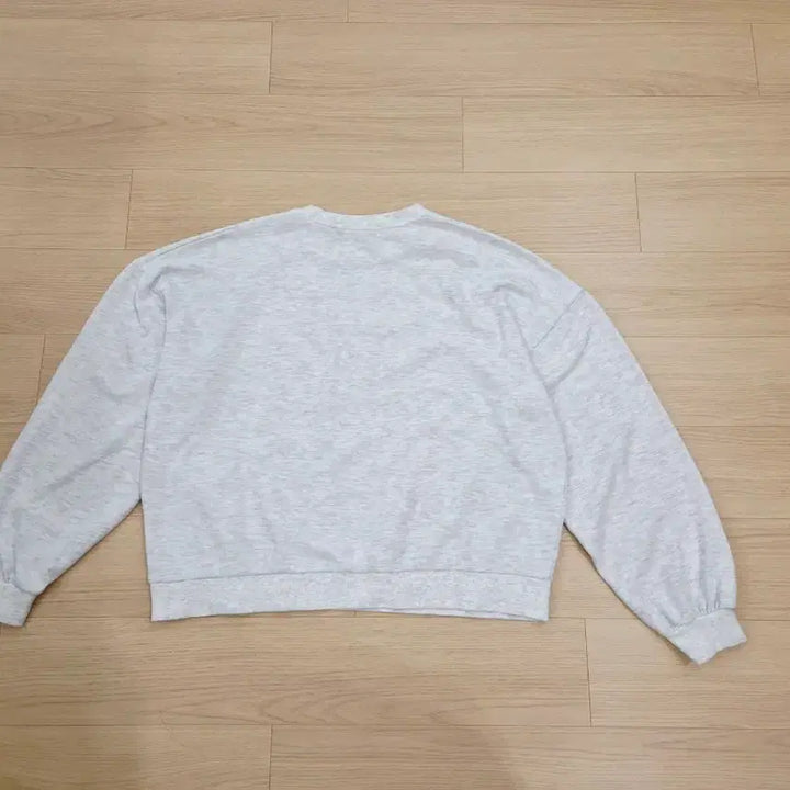 [SOLD OUT] 클리지 여성 맨투맨 티셔츠 Free
