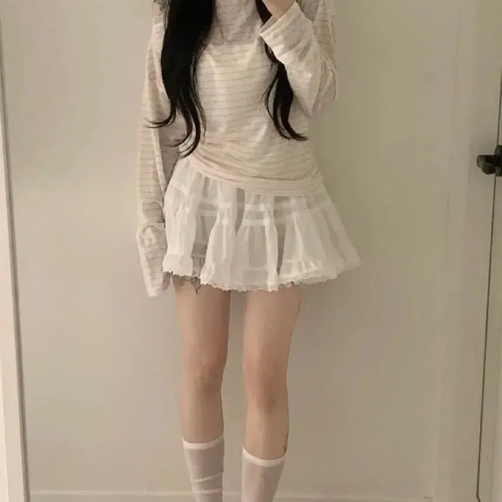 [SOLD OUT] [새제품]하르르 프릴 레이스 A라인 밴딩 미니스커트