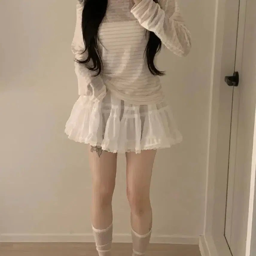 [SOLD OUT] [새제품]하르르 프릴 레이스 A라인 밴딩 미니스커트