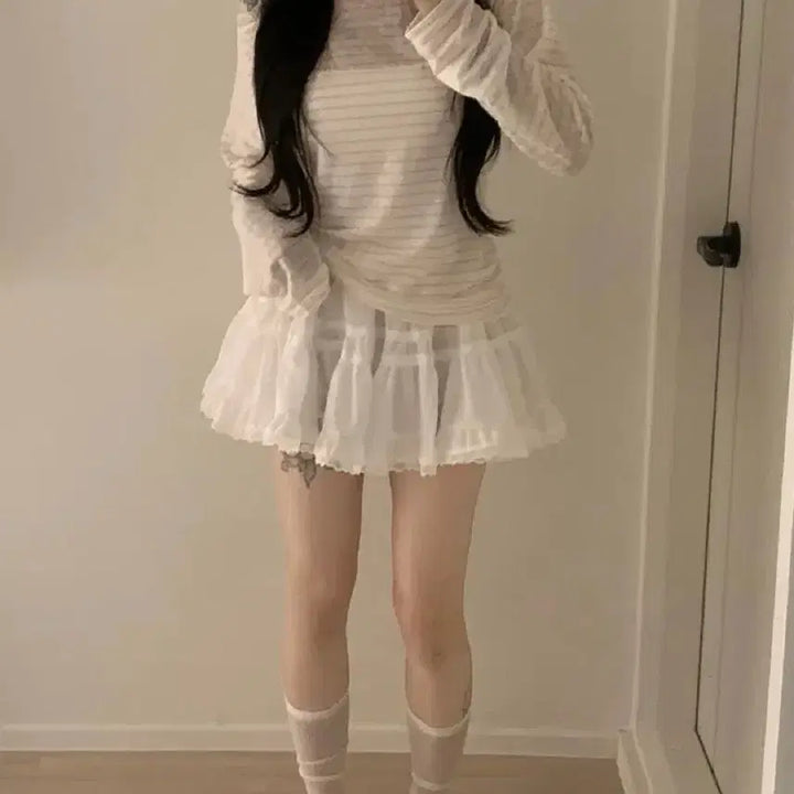 [SOLD OUT] [새제품]하르르 프릴 레이스 A라인 밴딩 미니스커트