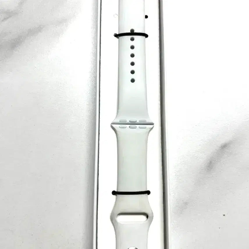 [SOLD OUT] 애플워치 스포츠 밴드 화이트 색상