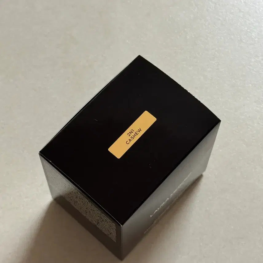 [SOLD OUT] [새상품] 로라메르시에 플로리스 뤼미에르 쿠션 캐슈