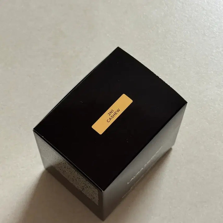 [SOLD OUT] [새상품] 로라메르시에 플로리스 뤼미에르 쿠션 캐슈