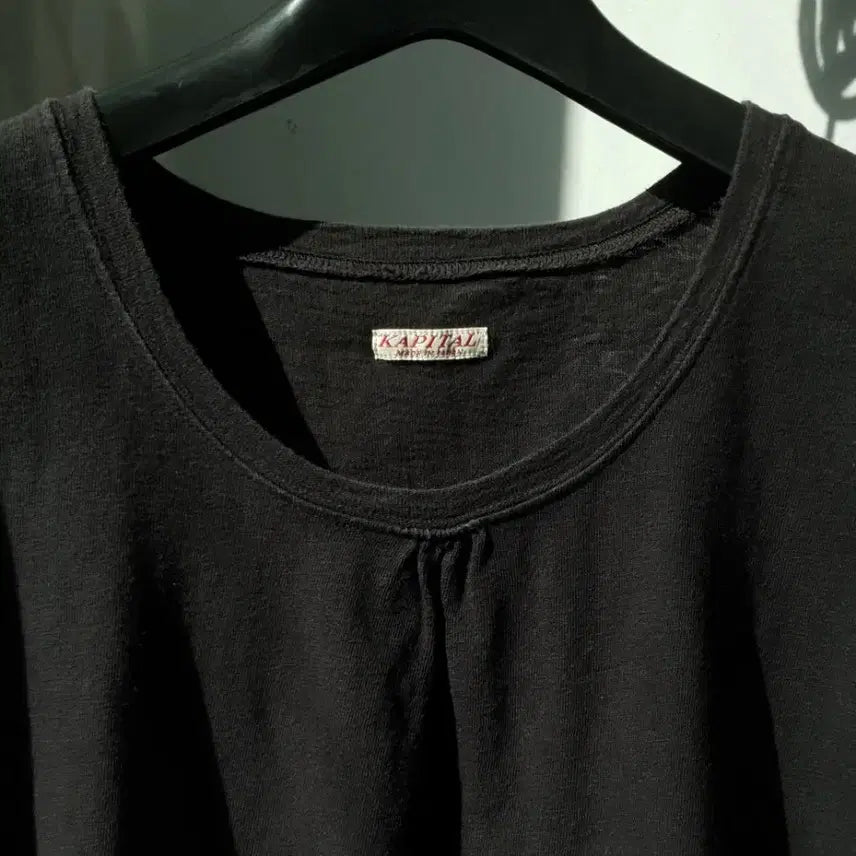 [SOLD OUT] KAPITAL French Sleeve Paneling Top