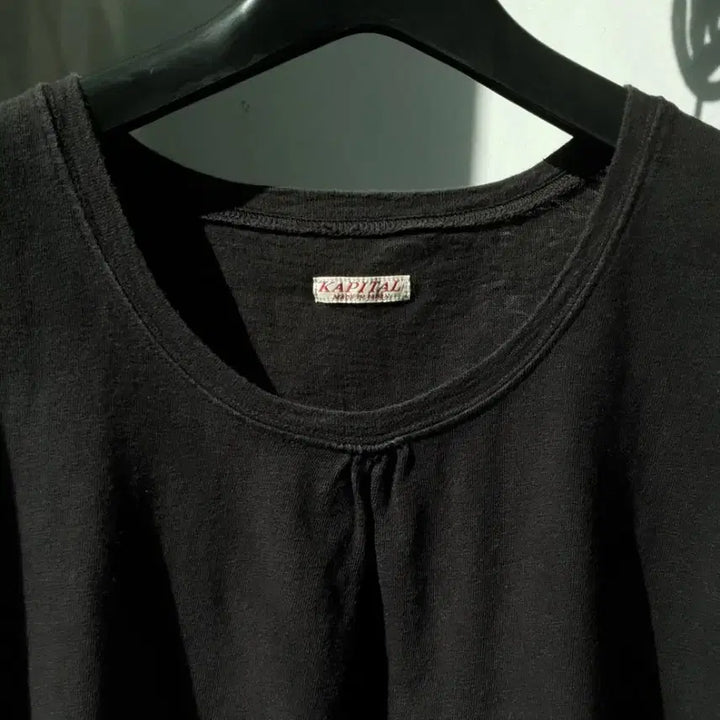 [SOLD OUT] KAPITAL French Sleeve Paneling Top