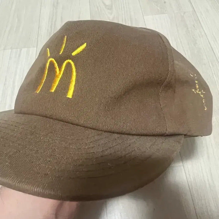 [SOLD OUT] 트래비스 스캇 맥도날드 콜라보 모자
